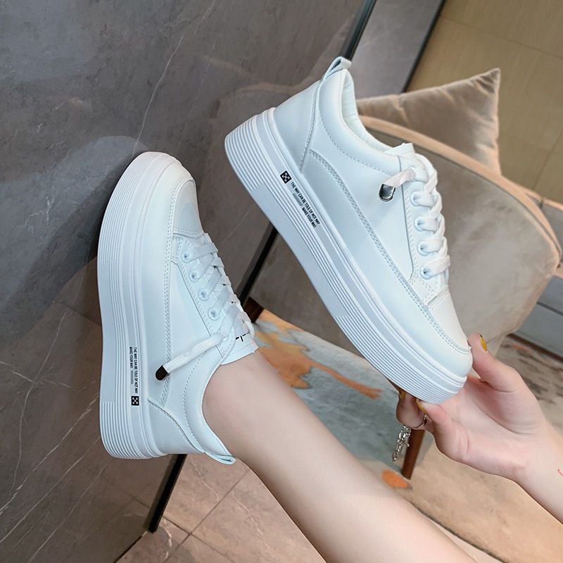 Sepatu Sneakers Wanita Import Warna Putih
